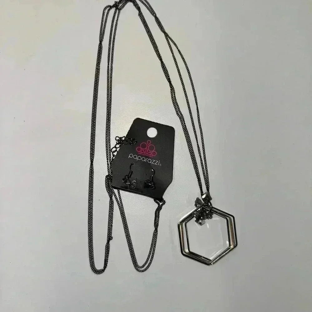 Women's Paparazzi Necklace Gunmetal Silver with earrings NEW!
